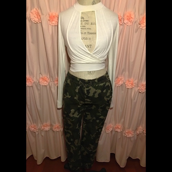Women’s Camo Pants - Picture 14 of 15